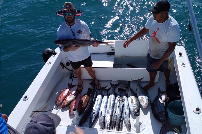 Private fishing charter Bertram 31ft 6 pax max if you don't fish you don't pay - Is the Bertram 31-foot boat comfortable for six?