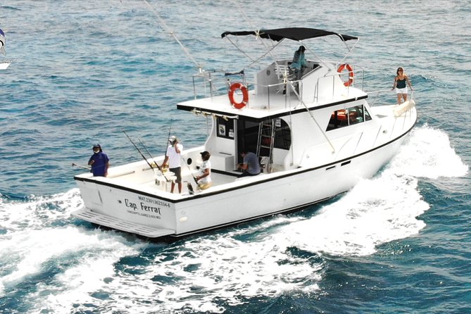 Private fishing charter Boat 48ft 12 pax Good Marlin and Sailfish - Safety, seasickness, and changing weather
