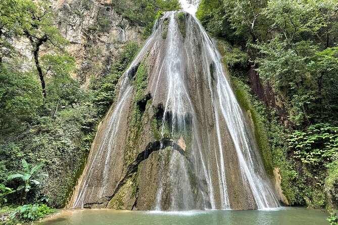 Private/Group Cola de Caballo Waterfall & Santiago (Premium SUV) - What the $95 price really buys you