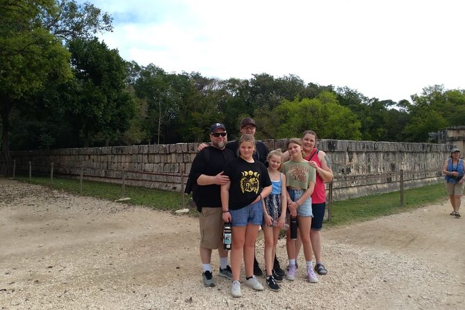 Private Guide Service in the Archaeological Zone of Chichen Itza - Mayan voices and local connections