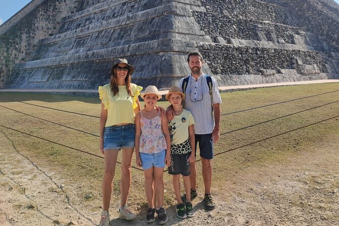 Private Guide Service in the Archaeological Zone of Chichen Itza - Starting at the Chichen Itza entrance