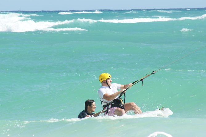 Private Kiteboarding Lesson in Tulum - Beach theory: learning the wind window first