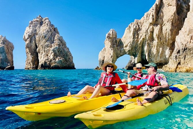 Private Los Cabos Arch & Playa del Amor tour by Glass bottom kayak - Paddling toward El Arco de Cabo San Lucas