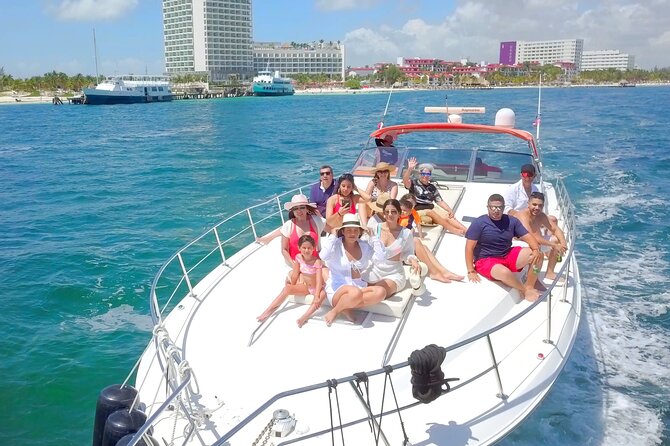 Private Luxury Yacht 55FT Rental in Cancun - Food, drinks, and the rules aboard