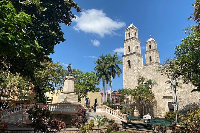 Private Merida Tour on a Budget - Best Rated - The university and Mérida’s intellectual side