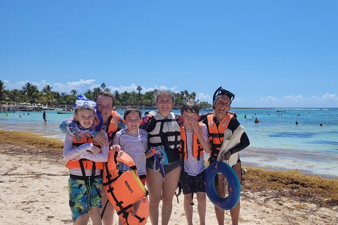Private Responsible Experience with Turtles (groups of 3 plus) - Meeting green turtles in Akumal