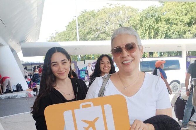 Private Roundtrip Transportation from CUN to Boulevard Kukulcan - Finding the pickup point at CUN
