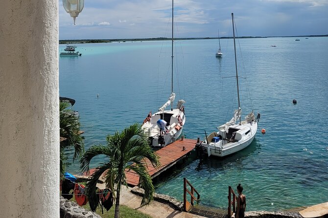 Private sailing tour of Bacalar Lagoon - Fruit, beer, and a short break afloat