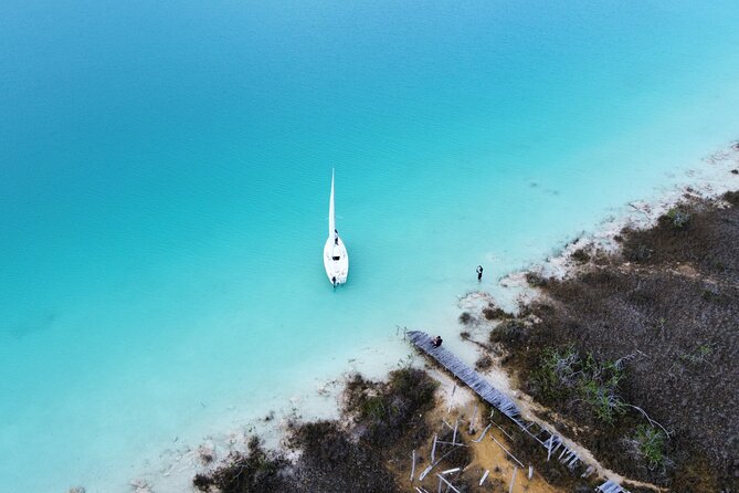 Private sailing tour of Bacalar Lagoon - Meeting at Casa Sirena dock