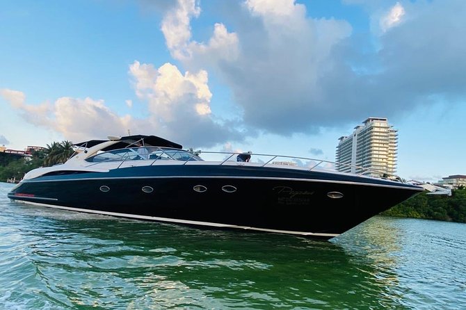 Private SUNSEEKER 60 Yacht Experience for up to 20 Guests - Crew service and the group atmosphere