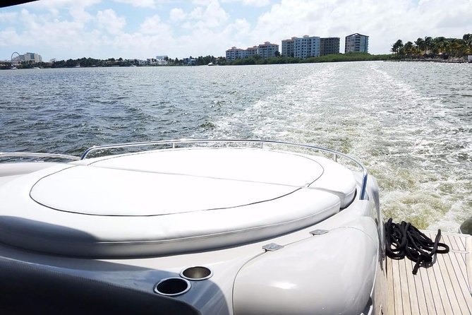 Private SUNSEEKER 60 Yacht Experience for up to 20 Guests - Drinks, food, and what to bring