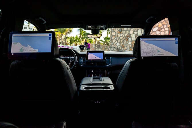 Private SUV Round-Trip from Airport to Hotels in the Corridor - Optional shopping stop and child seats