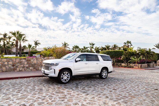 Private SUV Round-Trip from Airport to Hotels in the Corridor - Strengths and small weaknesses
