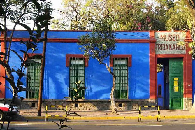 Private Tour: Xochimilco, Coyoacan and Frida Kahlo Museum - Xochimilco: one hour on the canals