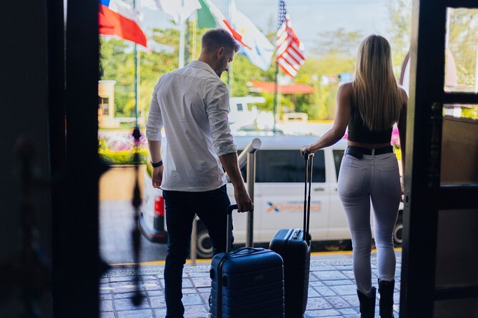 Private Transfer to/from Hotels in Cancun Area - What the Cancun airport arrival actually looks like