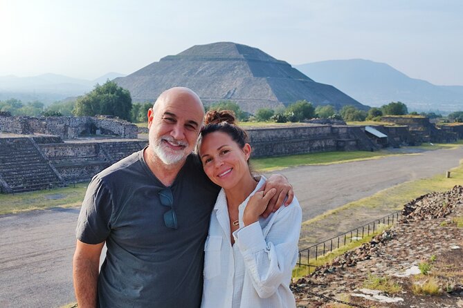 Private Transportation Pyramids of Teotihuacan + Breakfast in Cueva - Why this Teotihuacan outing is different