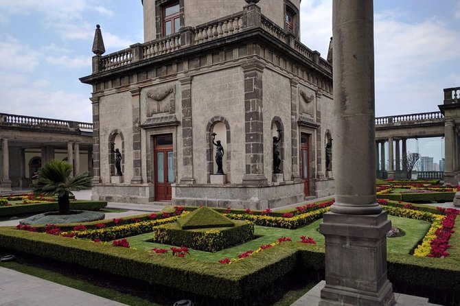 Private Walking Tour Anthropology Museum & Chapultepec Castle - Coffee, tea, or ice cream between the museums