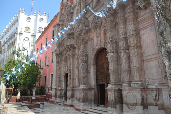 Private walking tour in Guanajuato (available from 1 person) - Plaza Baratillo, where history meets daily routines