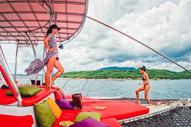 Private Yacht Charter ChicaFUN 3 Waterslides All Inclusive - Who will enjoy this boat most?