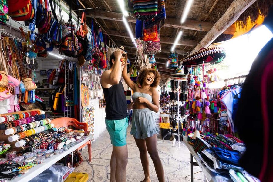 Puerto Morelos: Snorkel, Town Walk, Tequila & Beach Lunch - Getting ready at the Puerto Morelos pier