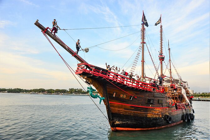 Puerto Vallarta Pirate Premium Sailing Cruise - Sailing across Banderas Bay