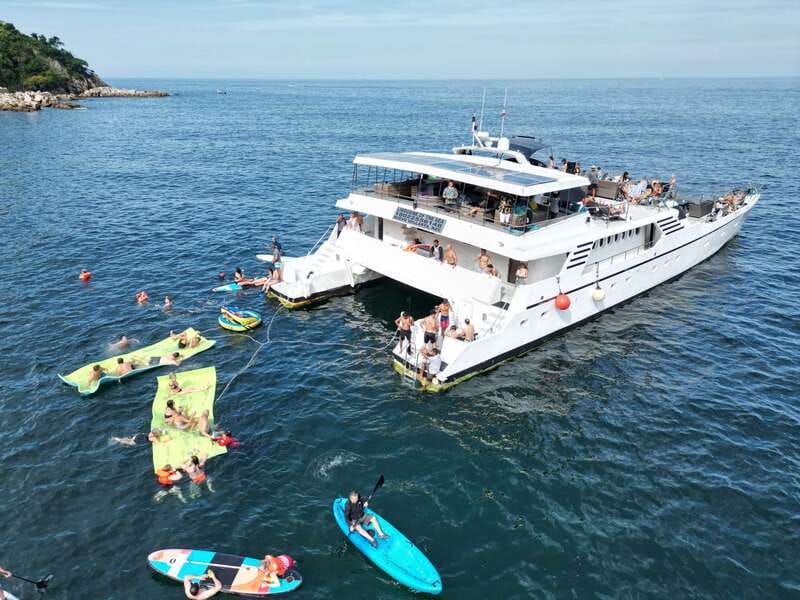 Puerto Vallarta: Yelapa Mega Yacht Cruise - An open bar that really shapes the day