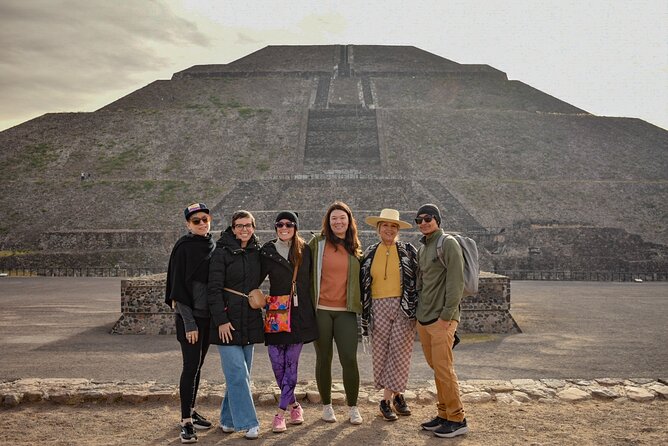 Pyramids of Teotihuacan and restaurant la Gruta (Original) - Walking the Avenue of the Dead