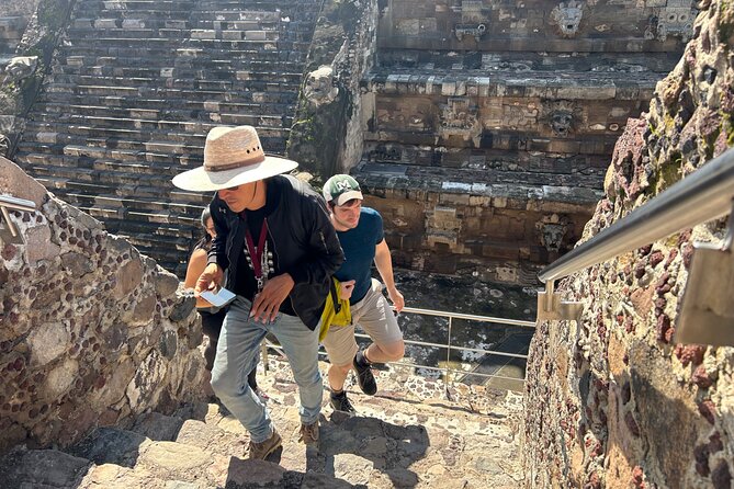 Pyramids of Teotihuacan and restaurant la Gruta (Original) - La Gruta, a memorable room with an uncertain meal