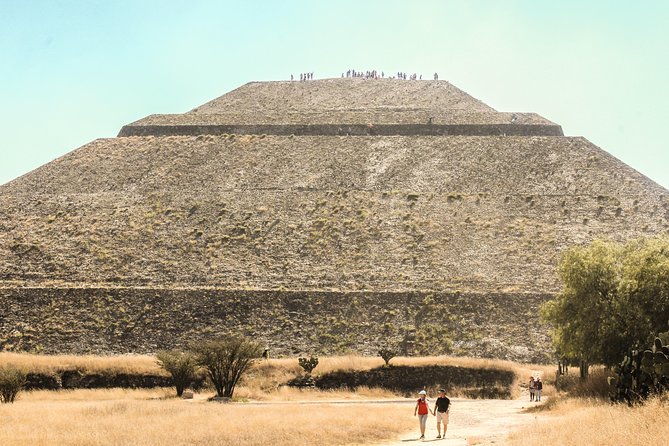 Pyramids of Teotihuacan, Guadalupe Shrine & Tlatelolco Tour - Three eras of Mexico City before breakfast is over