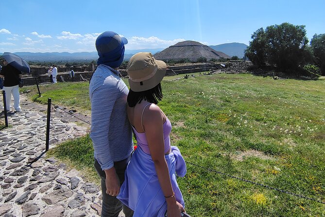 Pyramids of Teotihuacan without traps for tourists morning or afternoon - The Pyramids of the Sun and Moon