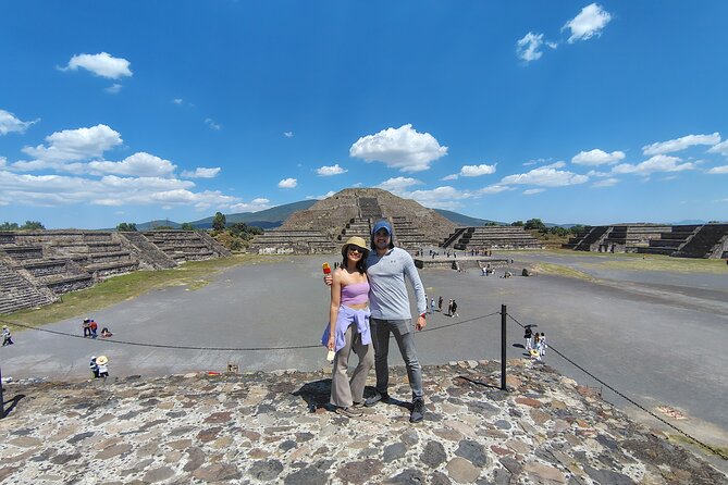 Pyramids of Teotihuacan without traps for tourists morning or afternoon - How the group size changes the experience