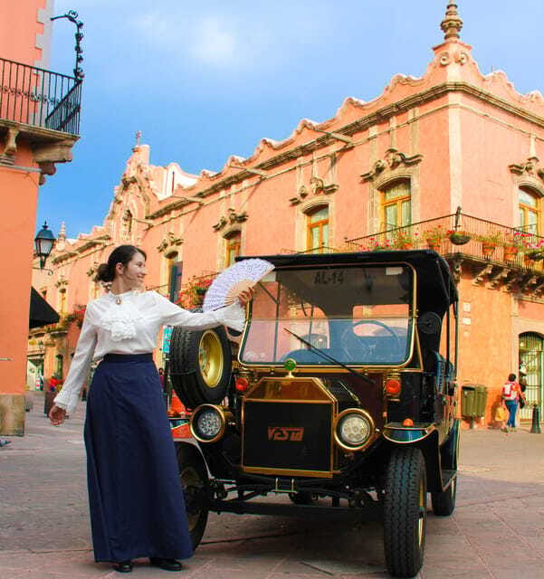 Querétaro: City Tour in a Classic Ford T Vehicle - Baroque churches, convents, and old mansions