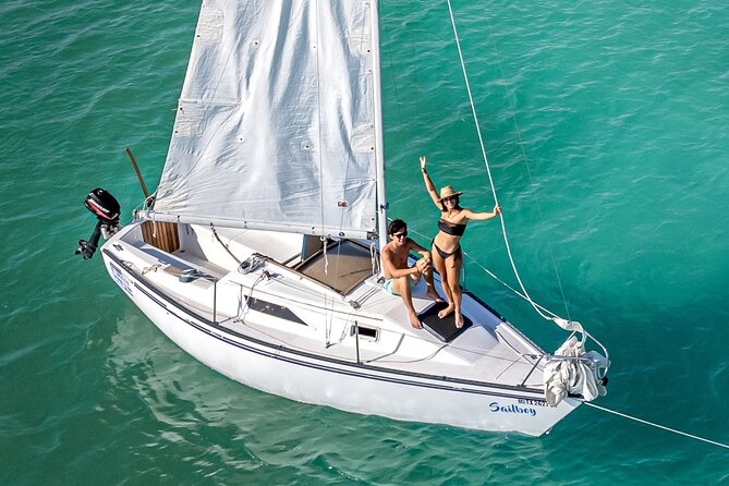 Sailboat tour across the seven colors lagoon in Bacalar - The sailboat versus the catamaran issue
