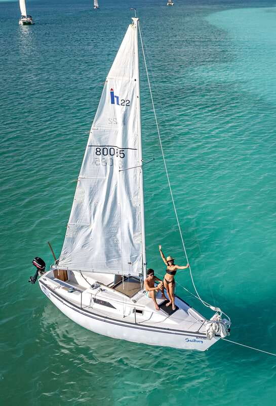 Sailboat tour in the seven colors lagoon of Bacalar - Sailing by wind across the Seven Colors Lagoon