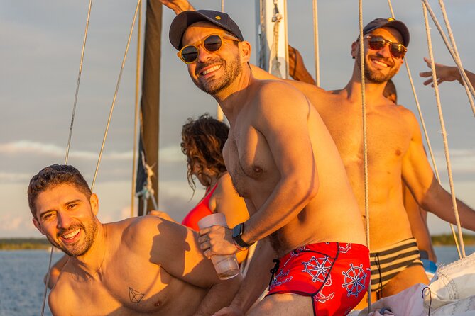 Sailing Tour through the Lagoon of the 7 Colors - Drinks, snacks, and the social side of the boat