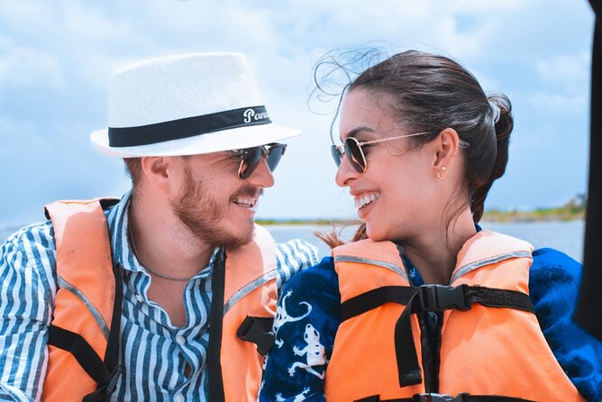 Sailing Tour through the Laguna de los Siete Colores - Fruit, beer, and a simple break on the water