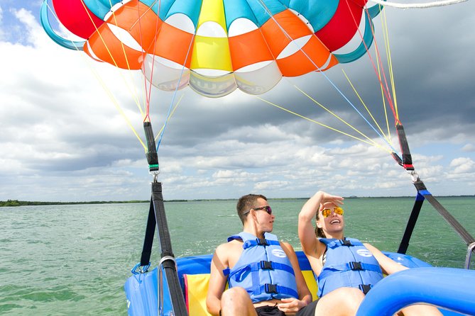 Skyrider Parasailing Tour with Panoramic View of Cancun - The Crew Makes the Difference