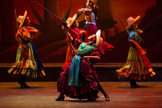 Small Group: Discover the Folkloric Ballet of Mexico - Pickup, city traffic, and the evening schedule