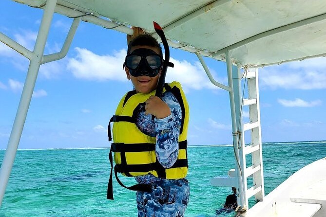 Small-Group Mesoamerican Barrier Reef Snorkeling in Puerto Morelos - Stop 2: The Wet Set shop and boat departure
