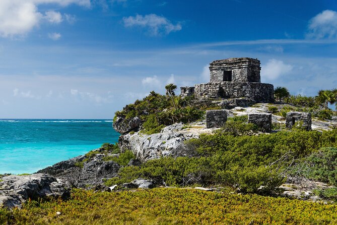Small group tour in Tulum Ruins - Cenote Cave and GoPro pictures - Tulum ruins with the Caribbean as your backdrop