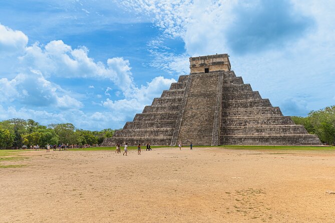 Small group tour to Chichen Itza early access + Cenote + Ekbalam - Why the early start matters at Chichen Itza