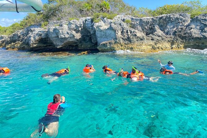 Snorkeling in Isla Mujeres and Underwater Museum - MUSA: an unusual museum beneath the surface