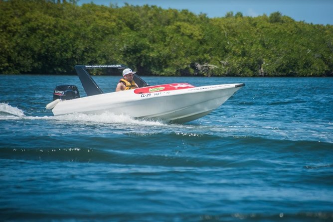 Speedboat and snorkel tour: Single Passenger Boat - Getting started at the Cancun marina