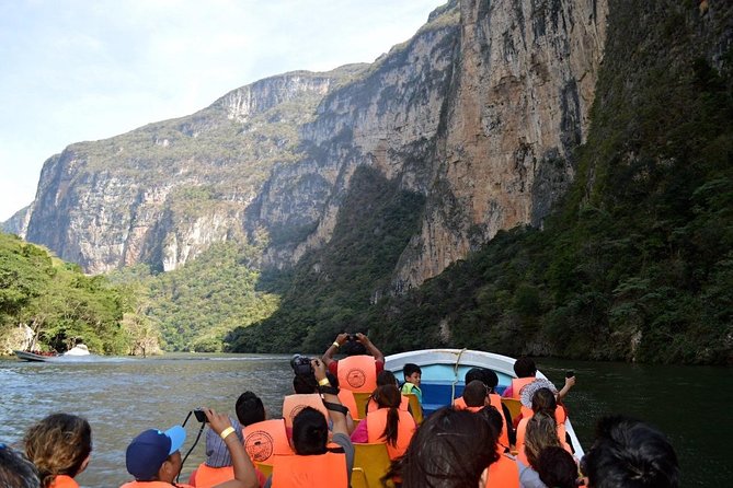 Sumidero Canyon, Miradores del Cañón and Pueblo Chiapa de Corzo. - Language is the most important choice