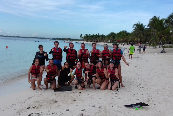 Swim with akumal turtles - A short conservation lesson before the water