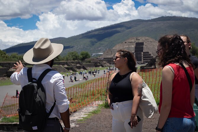 Teotihuacán 3 Pyramids Tour with Cave Breakfast + Transportation - Walking through Teotihuacán’s main ceremonial zone