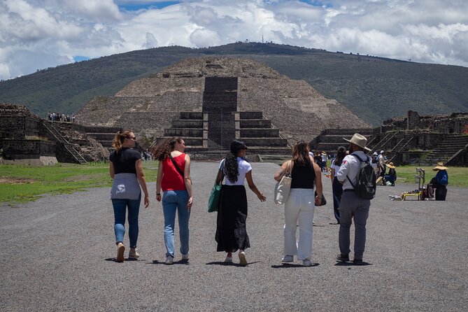 Teotihuacán 3 Pyramids Tour with Cave Breakfast + Transportation - Pickup, vehicle, and the real length of the day