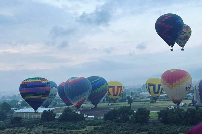 Teotihuacan balloon flight with cave breakfast and CDMX pickup - The balloon ride is the reason to get up early