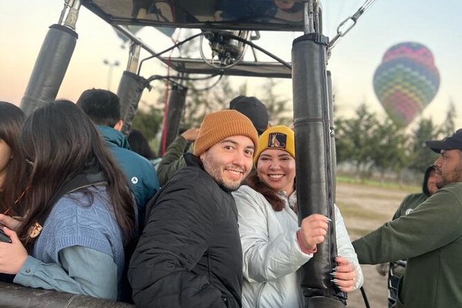 Teotihuacan balloon flight with cave breakfast and CDMX pickup - Choosing the clay or cocoa workshop