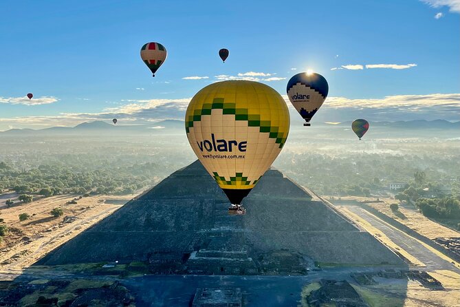 Teotihuacan Hot Air Balloon Flight from Mexico City / Volare - Mexican breakfast with mariachi music